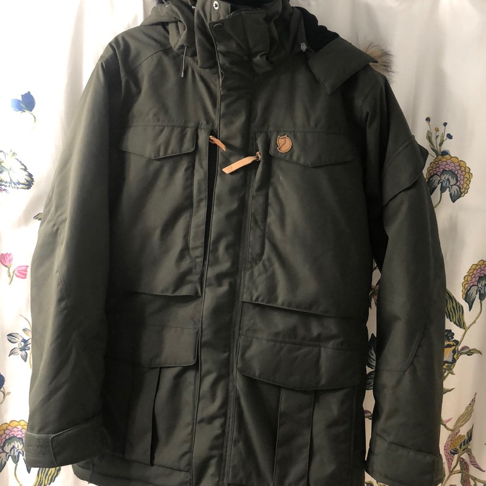 Like New Fjällrãven Nuuk Parka Deep Forest